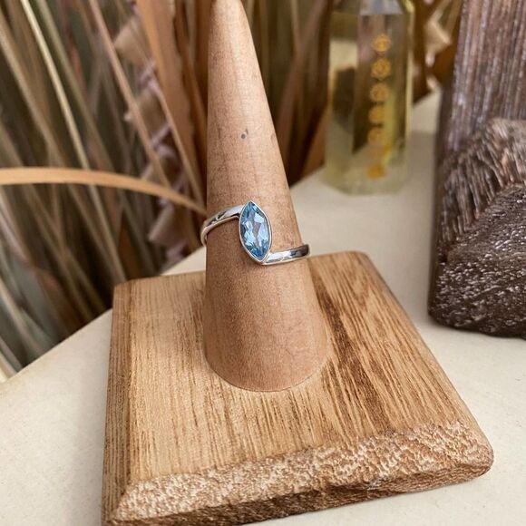 Blue Topaz Sterling Silver Ring Size 8 - Picture 6 of 6